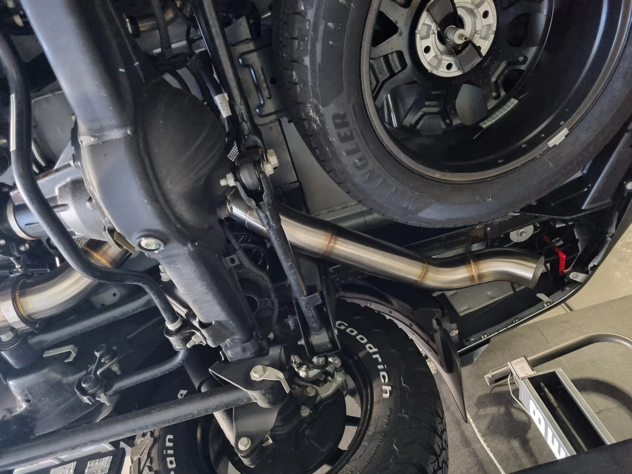 Ford Everest Next Gen V6 3.0L 3.5″ DPF Back Straight Through Exhaust System