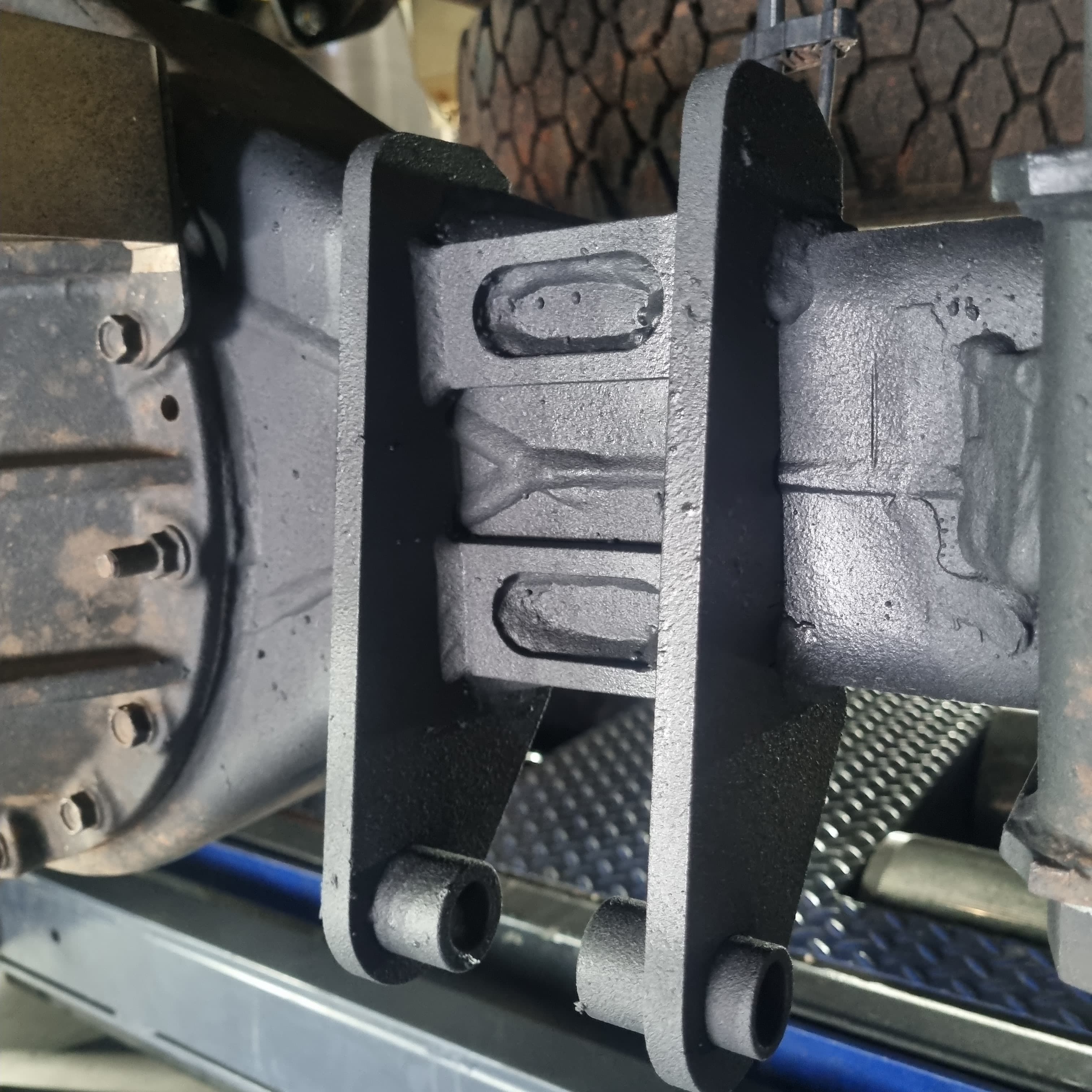 Isuzu NPR/NPS Truck rear lower shock mount kit